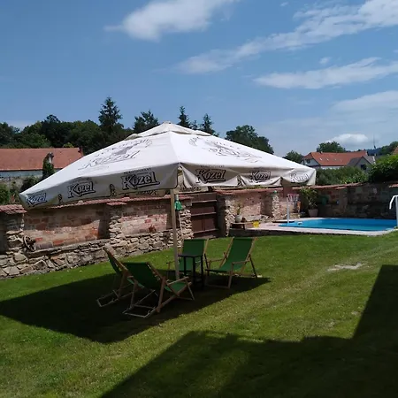 Penzion Hrncire بيت ضيافة Mlada Vozice